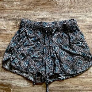 XS junior shorts Aztec pattern